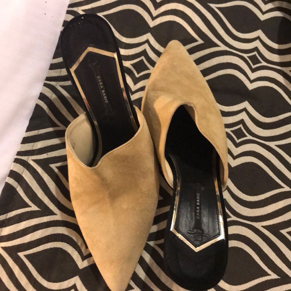 SHOES - Picture 3 of 9